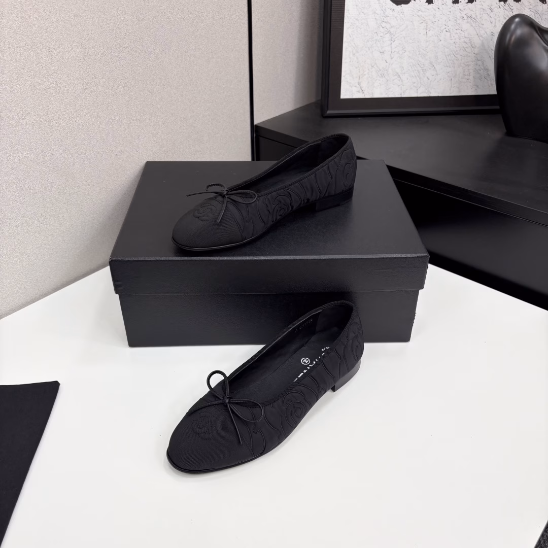 25Fw Early Spring Latest Color Chanel Bowknot Ballet Flat ShoesBelieve me, this is a pair of ballet shoes that can take you to a good place
