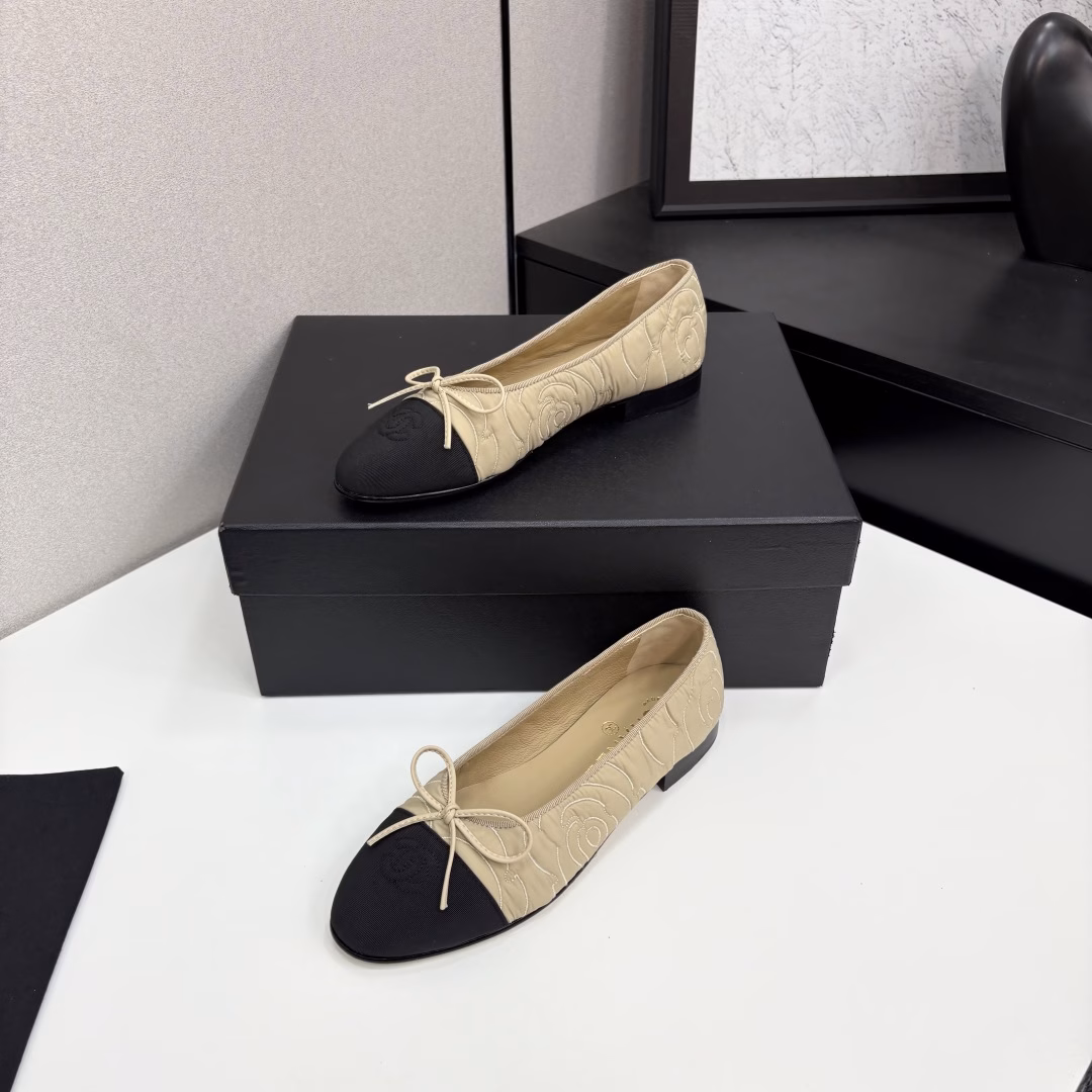 25Fw Early Spring Latest Color Chanel Bowknot Ballet Flat ShoesBelieve me, this is a pair of ballet shoes that can take you to a good place