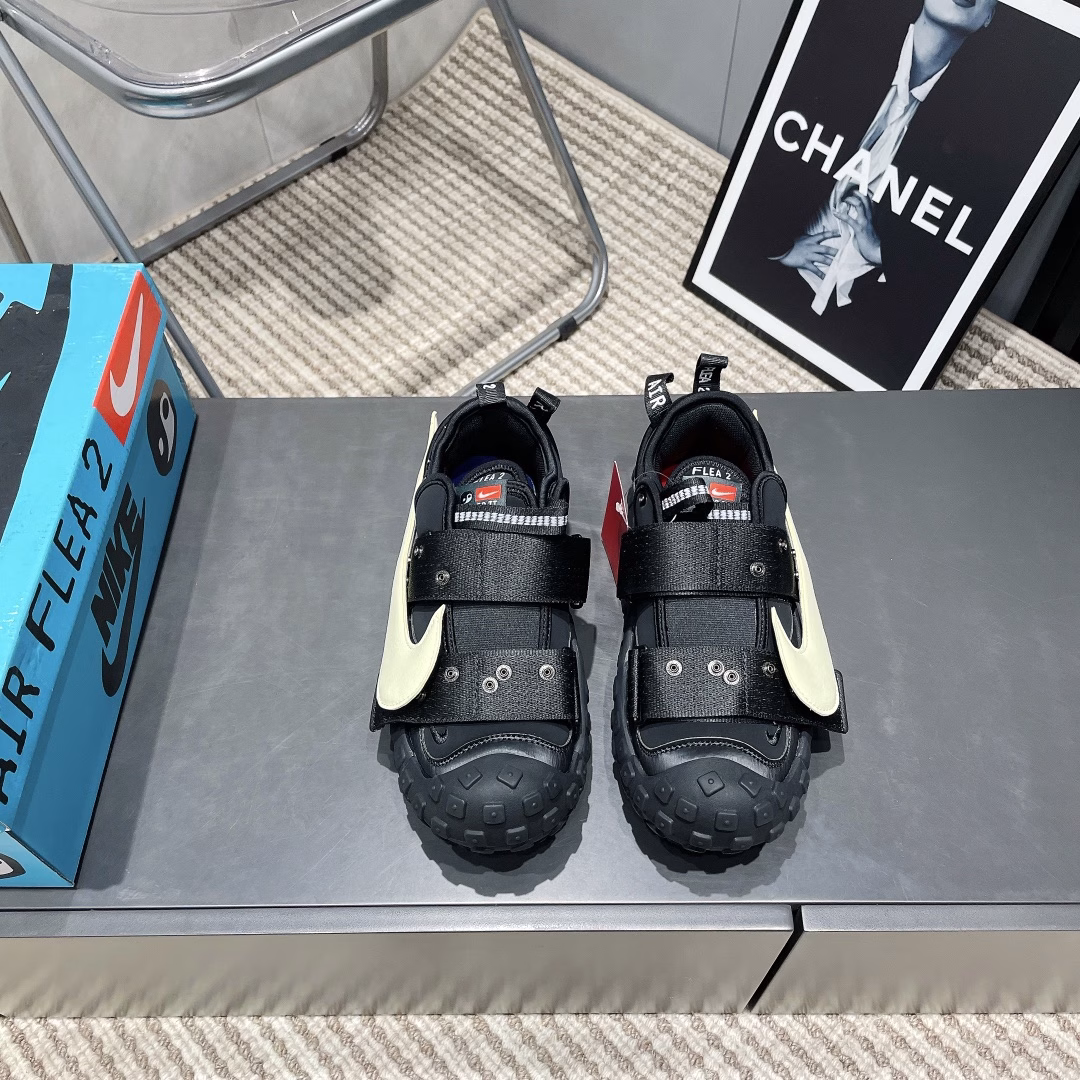 Nike Air Flea 2✖️CPFM joint 25vs the latest king-bombing series in spring…Couple Velcro tire shoesTire sole, super exaggerated Swoosh, the most 