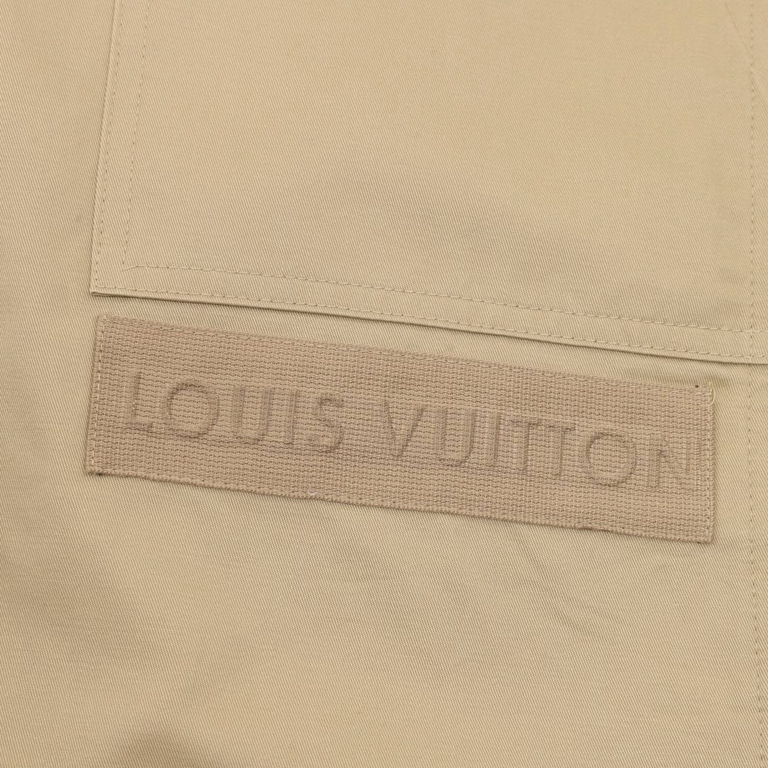 LOUIS VUITTON LV pocket patch LOGO cotton work shortsAuthentic purchase, custom-dyed twill 100% fine cotton fabric 270g, custom waist lining, fabric fermentation washing, template embroidery, custom ribbon embossing, accessories, fitted version