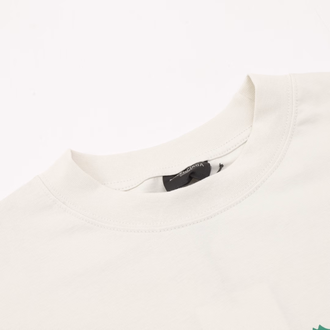 Balenciaga Puma co-branded round neck short-sleeved T-shirtUsing thick plate skin-feel printing technology, washed and aged technology, pure cotton soft fabric, color-matching fixed dyeing fabric, ultra-fine flat mesh technology, full of fashion sense, fixed dyeing pure cotton fabric, OS version, three complete labels, same style for men and women