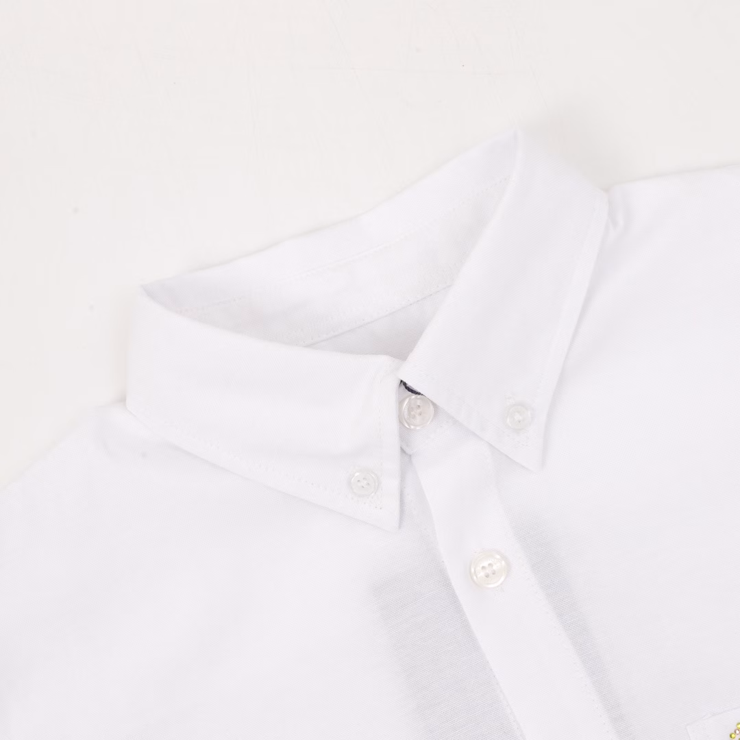 Louis Vuitton colorful hot-drilled shirtOriginally purchased, exclusively customized off-white Oxford long-sleeved shirt fabric. Made of customized high-density Oxford cotton fabric, small Italian origin label, imported Austrian colored rhinestones, hot-drilled with imported equipment at high temperature, fine drill spacing, buttons made of transparent natural resin buttons, high-definition restoration of details, business and casual, can be worn as a loose coat, can be worn inside or outside, the same style for men and women. The same style for men and women