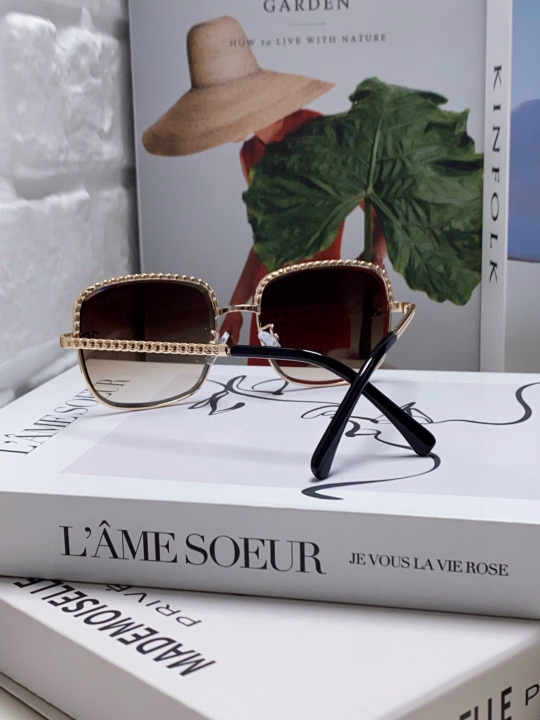 Chanel Chanel Xiaoxiang style 2025 new sunglasses for women high-end brown sunglasses anti-ultraviolet Internet celebrity trend chain terms