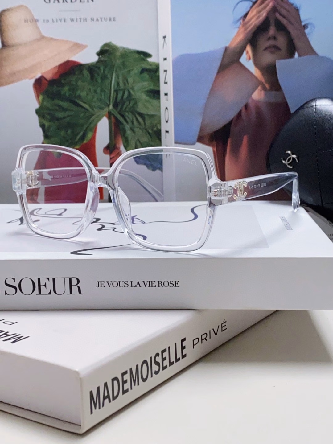 Chanel Chanel glasses frame, all-match, can be matched with prescription, looks small, panda color, optical frame