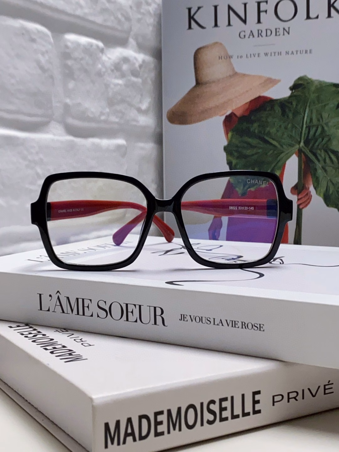 Chanel Chanel glasses frame, all-match, can be matched with prescription, looks small, panda color, optical frame