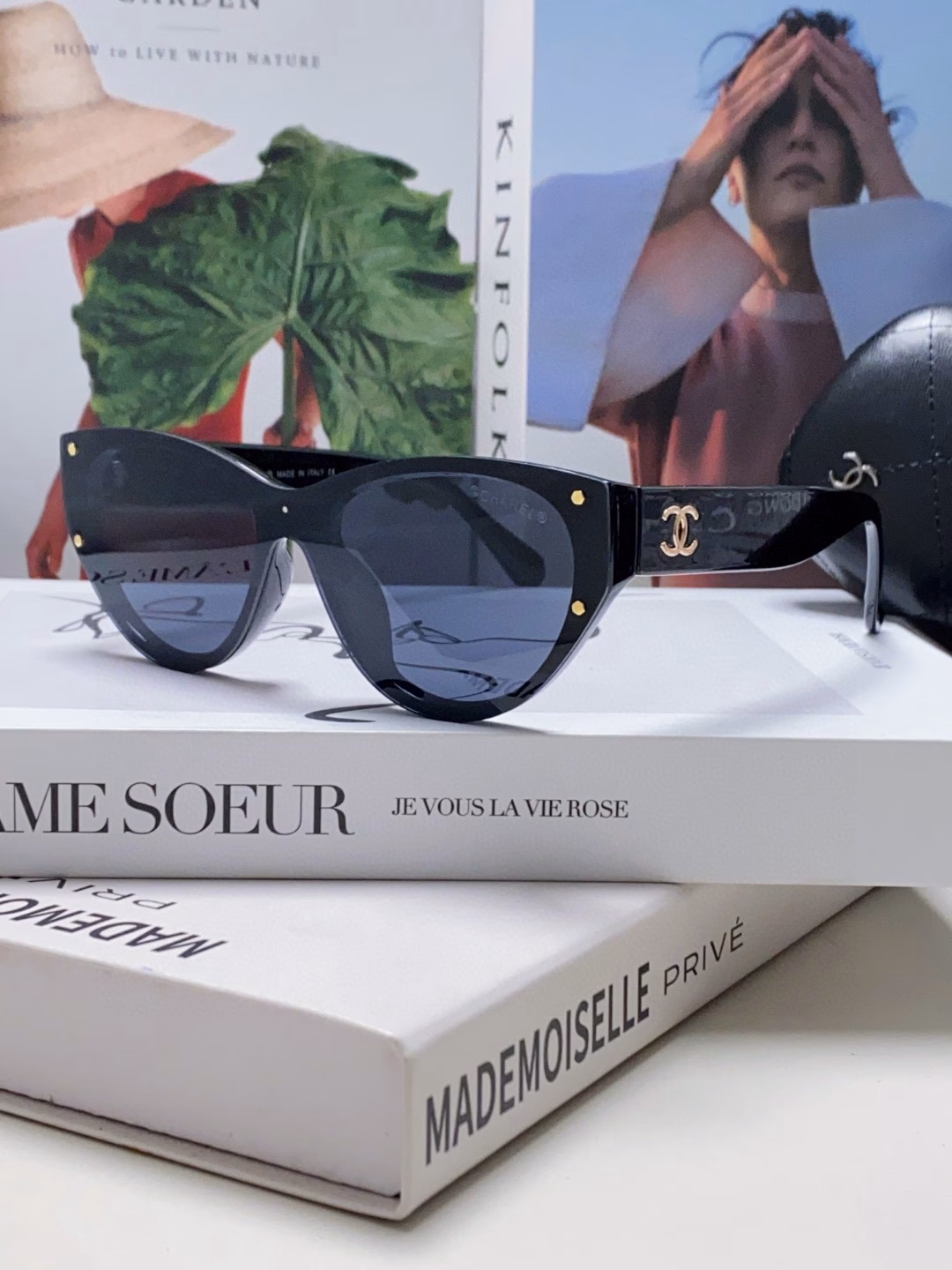 Chanel 24SS new oval shape temperament double C letter design on both sides ladies sunglasses