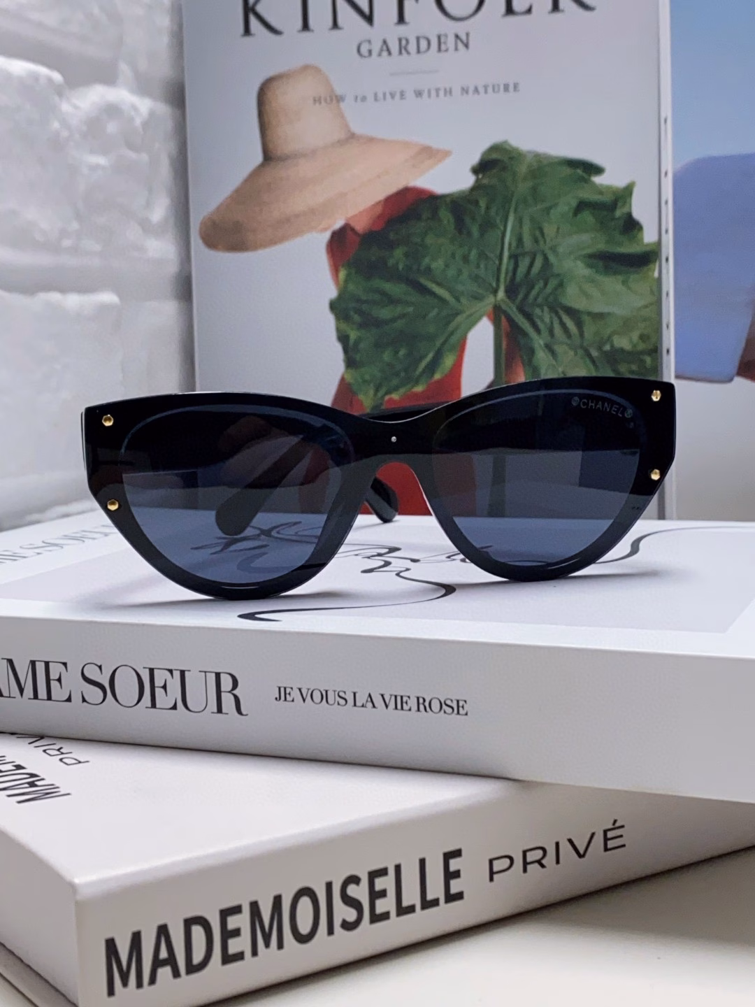 Chanel 24SS new oval shape temperament double C letter design on both sides ladies sunglasses