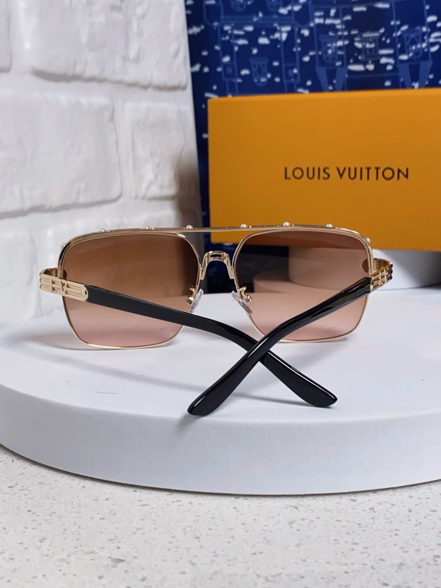 Louis Vuitton 2025 new retro handsome men's double-beam metal sunglasses high-end business style sun protection and UV protection sunglasses
