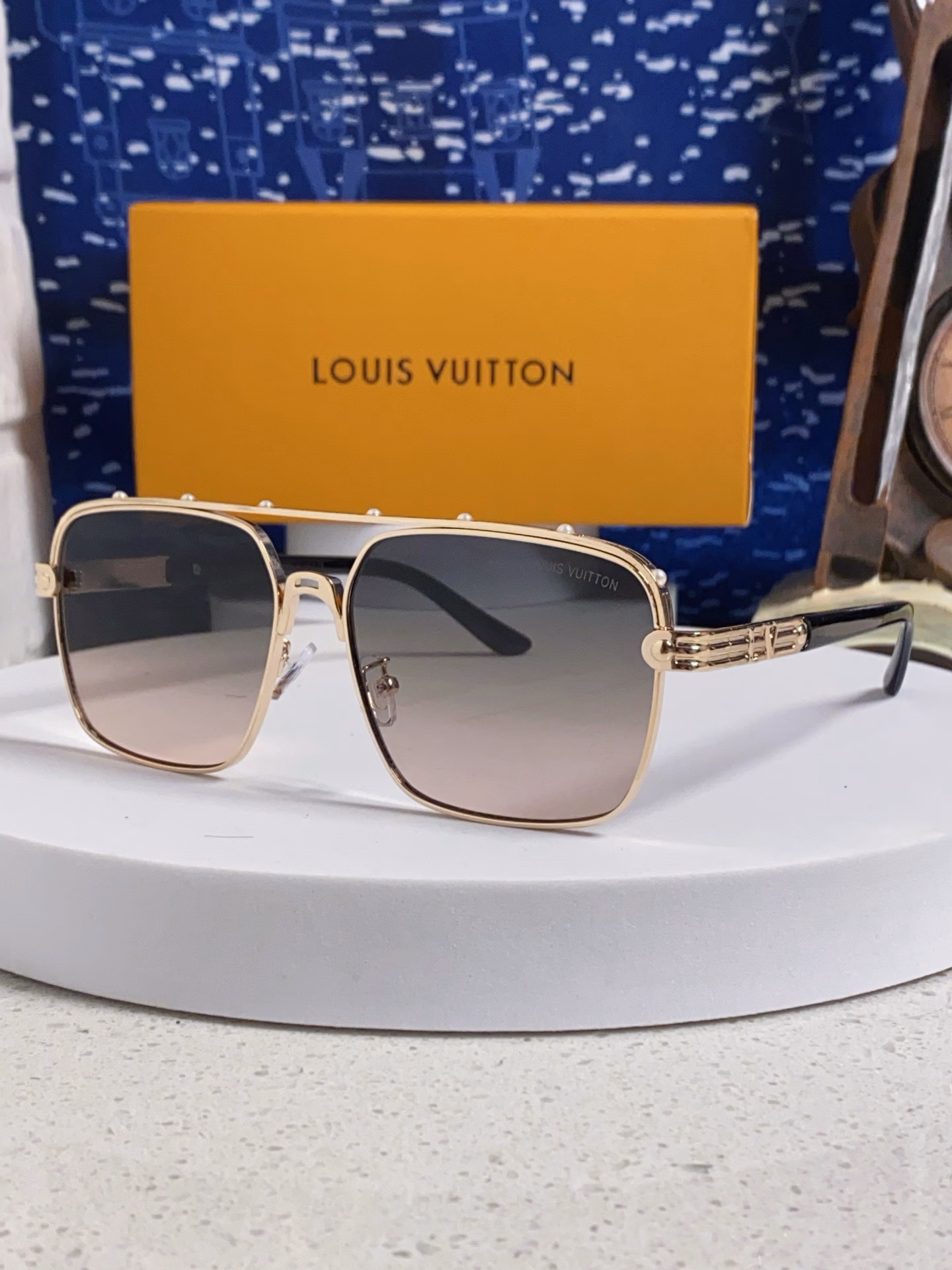 Louis Vuitton 2025 new retro handsome men's double-beam metal sunglasses high-end business style sun protection and UV protection sunglasses