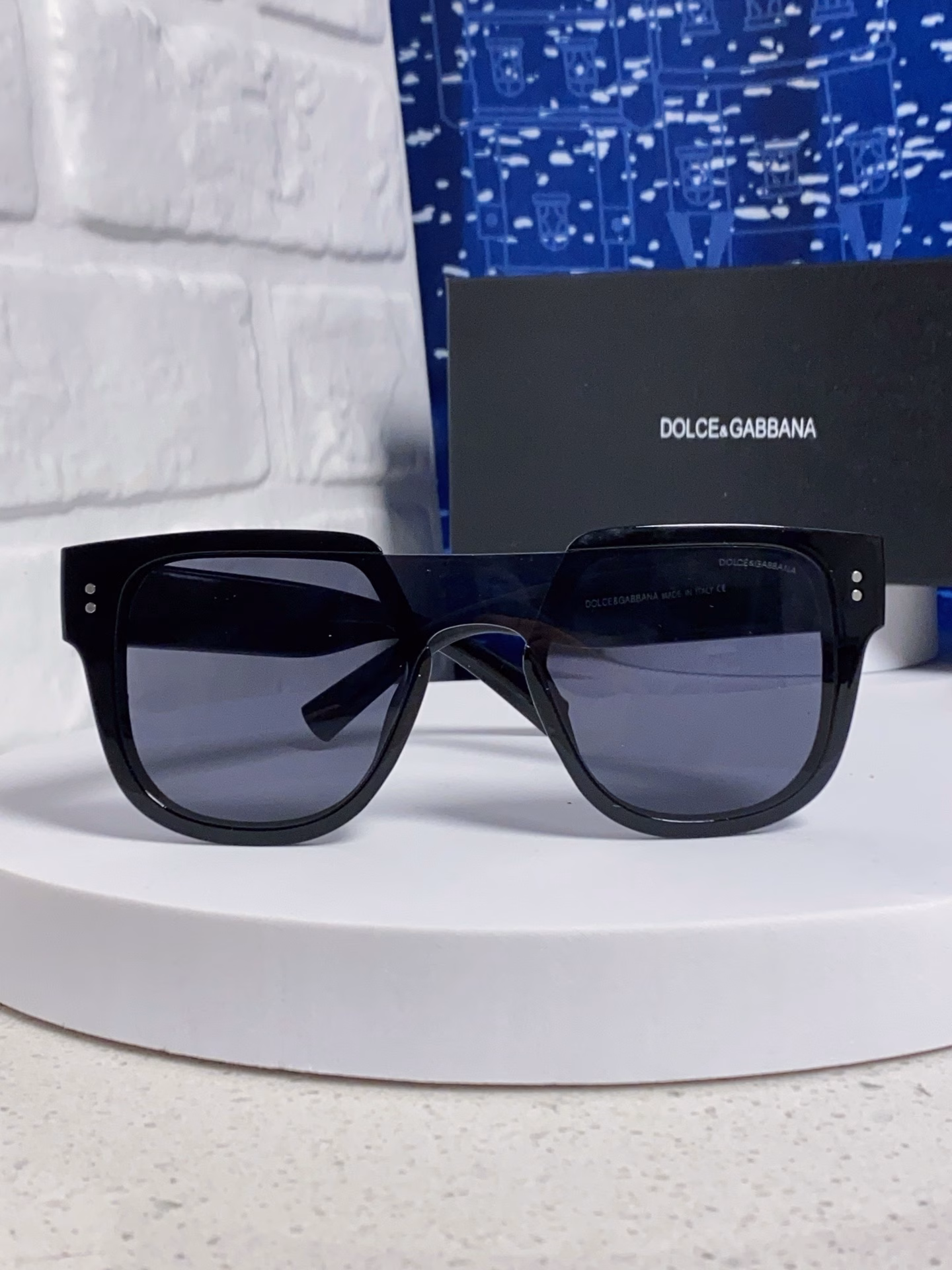 Dolce & Gabbana 2025 DG European and American high-end men and women square frame slim casual sunglasses European celebrity personality sunglasses