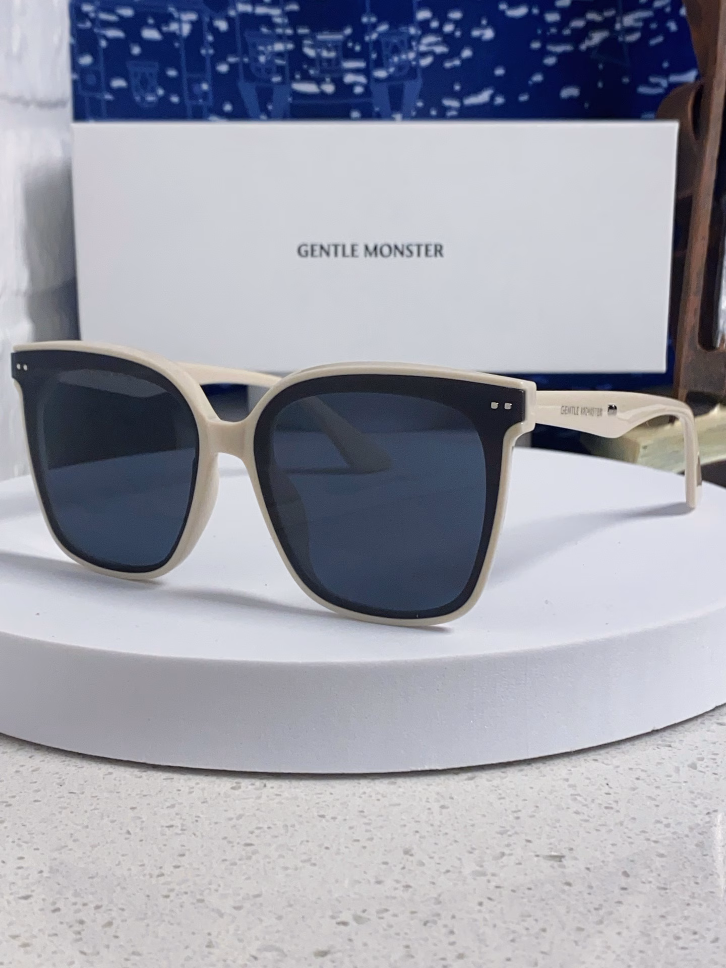 Gentle Moster (GM) 2025 new large frame men and women temperament polarized sunglasses big face slim anti-ultraviolet retro sunglasses driving mirror personality