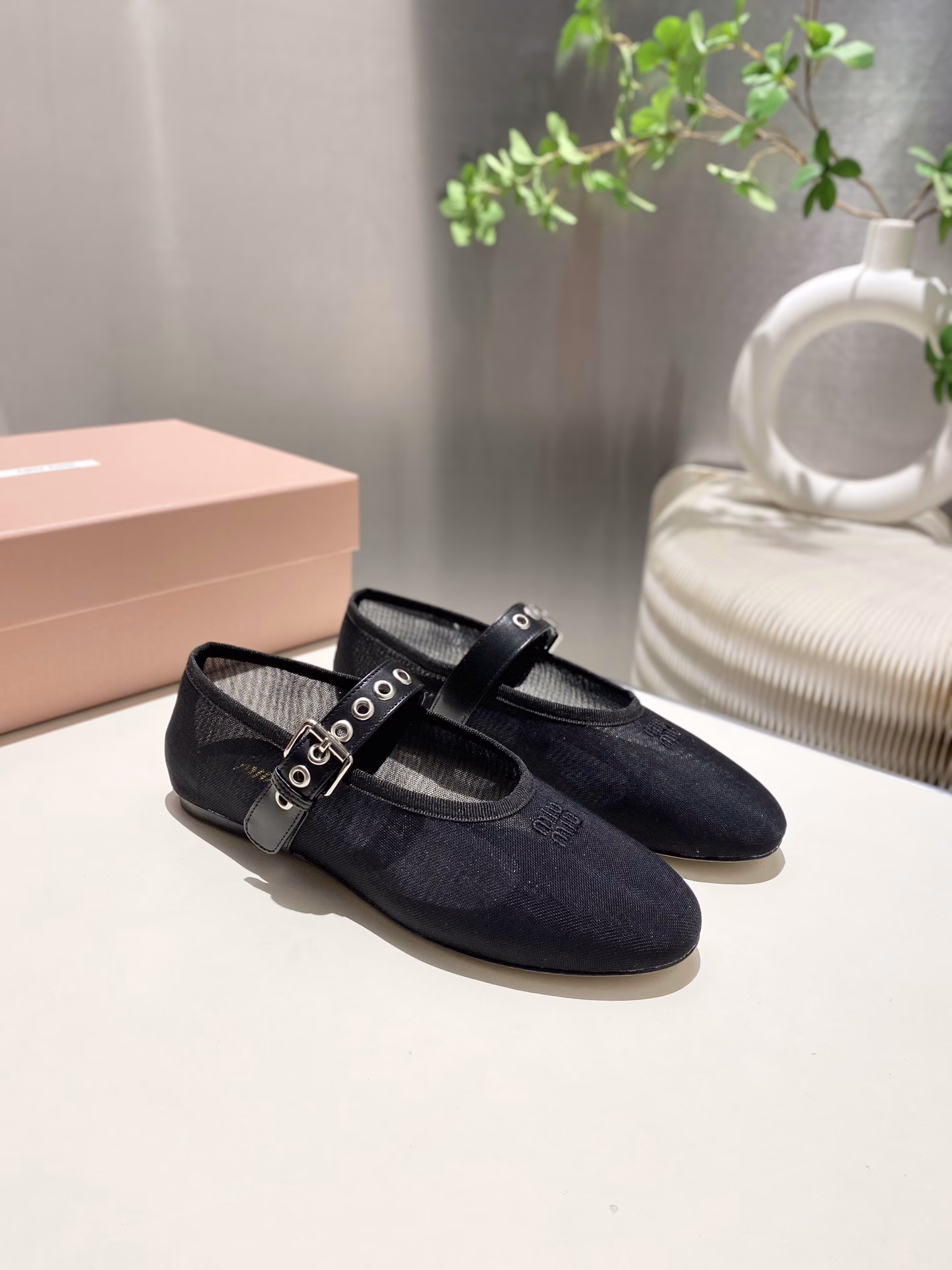 Miu Miu 2025 Spring/Summer Mary Jane Hollow Flat Shoes